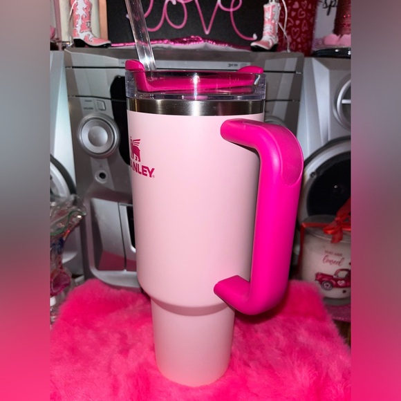 Stanley Pink Flamingo 40oz - Picture 6 of 7